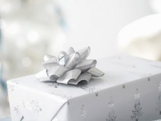 White Christmas Gifts for bb 9800 wallpapers