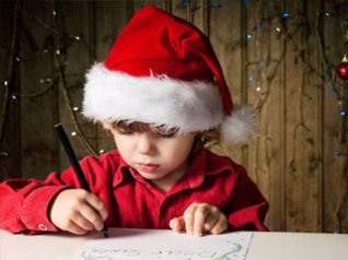 <b>Happy Christmas boy child for blackberry wallpape</b>