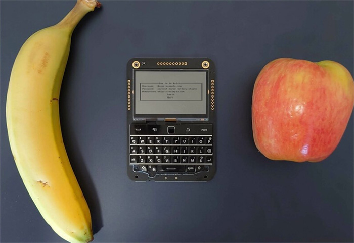 BlackBerry Classic keyboard gets a second life strapped to a portable Raspberry Pi